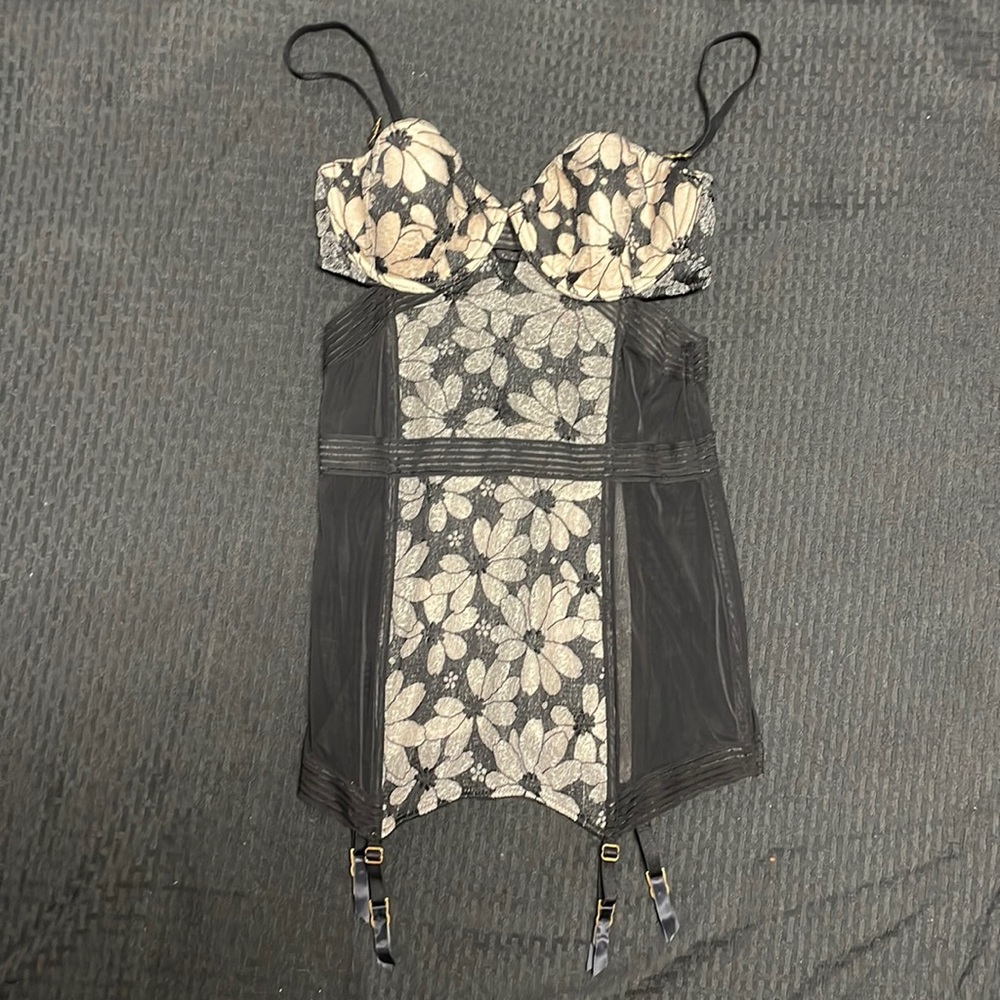 Elegant Black and Cream Lace Bustier